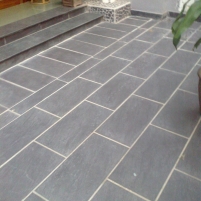 Đá tự nhiên lát sân vườn
